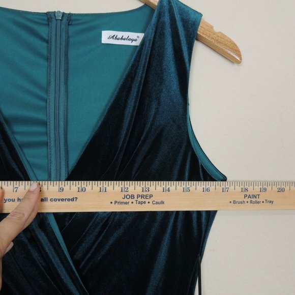 Babalet Sz M Women's Elegant Green Velvet Formal Dress Evening/Prom Sleeveless - Picture 8 of 12